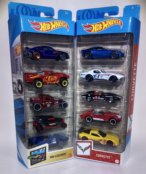 Conjunto com 5 Carrinhos Hot Wheels - Monster Trucks - Corvette