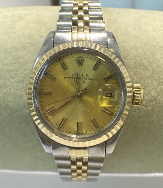 Relógio Rolex Datejust Gold Fundo Dourado