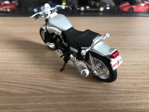 Maisto Moto Yamaha TTR 250 escala 1/18 - Arte em Miniaturas