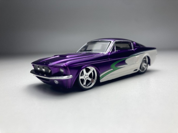 1967 Shelby GT500 Roxo/Branco Jada Toys na escala 1/64