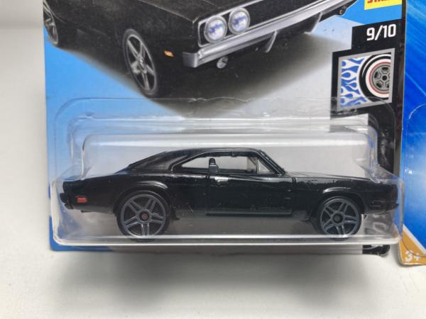 73 Ford Falcon XB Amarelo e 69 Dodge Charger 500 Preto
