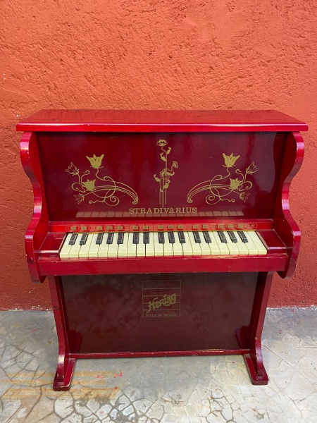 Antigo Piano Infantil Hering