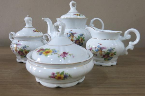 APARELHO ANTIGO COMPLETO DE JANTAR E CHÁ EM PORCELANA LIMOGES