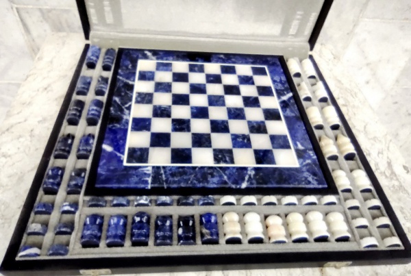 RARO conjunto de jogo de xadrez e dama COMPLETO , em p