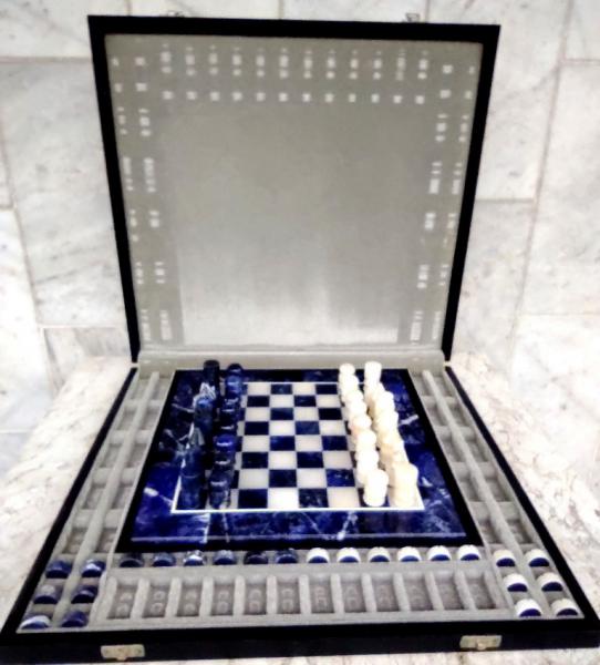 Magnífico e raro conjunto para jogo de xadrez completo