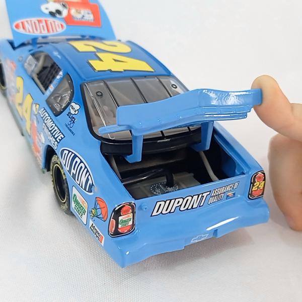 Carro de corrida em miniatura Nascar Du Pont automotive finishes
