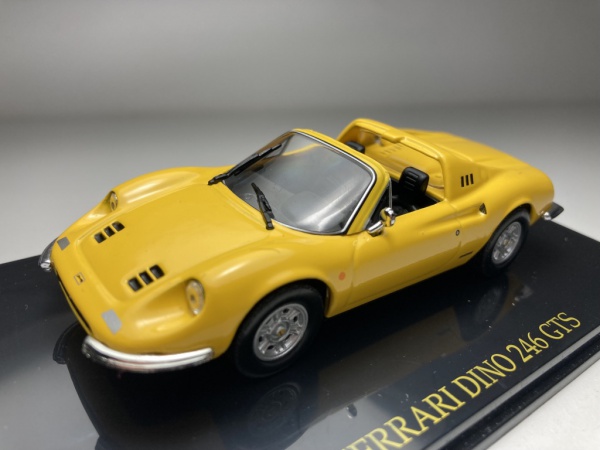 Ferrari Dino 246 GTS Amarelo Escala 1/43 miniatura em m