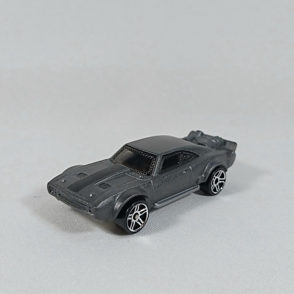 Hot Wheels Velozes e Furiosos Dom Ice Charger