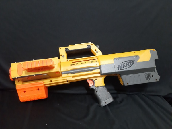 NERF - Grande arma de brinquedo . Funcionando. Med maior.: Med 70 X 18 cm.