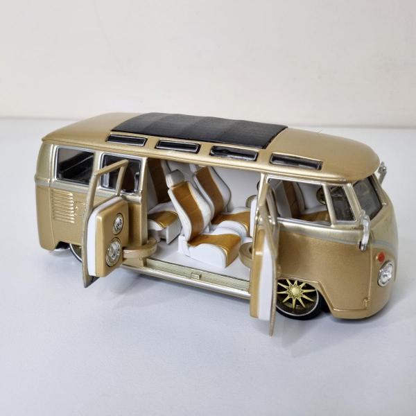 Maisto All Stars - Volkswagen Kombi Van Samba - escala