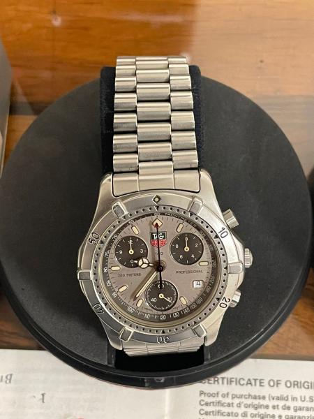 TAG Heuer 2000 Chronograph Professional CE1111 200 meters