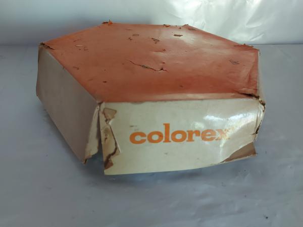 Jogo para bolo em opalina da marca Colorex. Contendo um