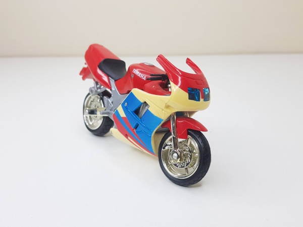 Saico - Miniatura de moto Kawasaki ZX9R - Escala 1/18 -