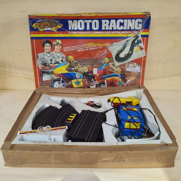 Brinquedos Raros - Conjunto Chips Moto Racing A Emocionante