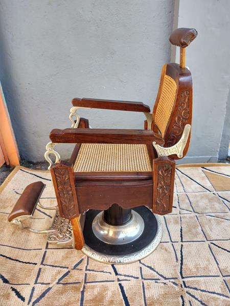 Antiga cadeira de barbeiro anos 30/40 manufatura Campanile