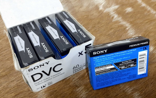 FITA SONY DVC-DIGITAL VIDEO CASSETE, caixa com 5 fitas lacradas
