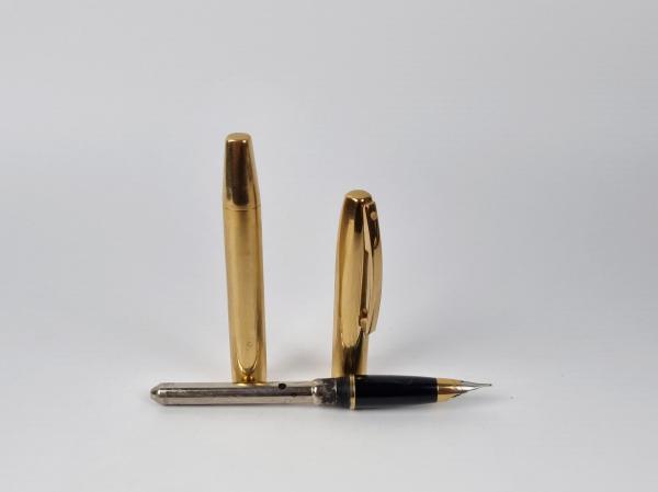Sheaffer`s 23k FLH. Caneta tinteiro banhada à ouro 23k. Pena