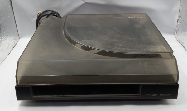Toca disco Philco- Hitachi, caixa em plástico na cor pr