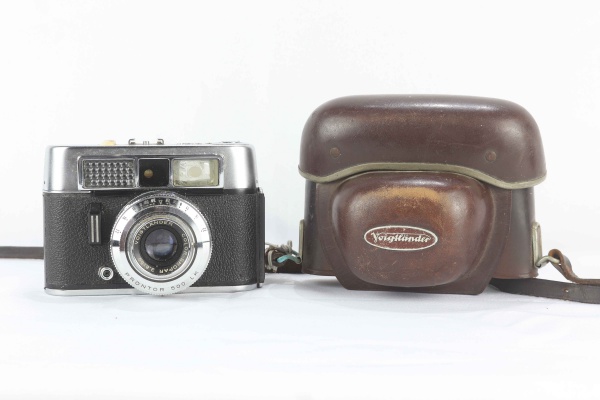 Antiga câmera fotográfica alemã da marca Voigtländer, modelo Vito