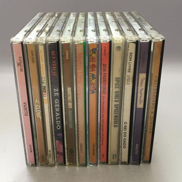 A) Lote com 12 Cds Diversos. Produtos exatamente como