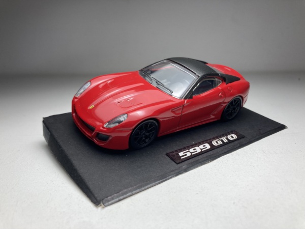 Ferrari 599 GTO Vermelha Hot Wheels Escala 1/43 miniatu