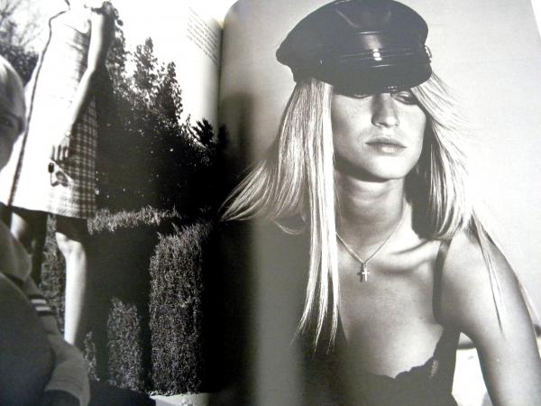 その他 GQ january 2001 Gisele W Magazine, 2001. Em inglês. Capa: Gisele Bundchen. Revista de