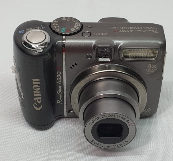 Antiga máquina fotográfica Canon Power Shot A590 IS, li