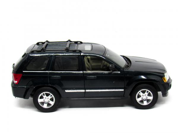 Miniatura Jeep Grand Cherokee 2005 escala 1/18 - Maisto