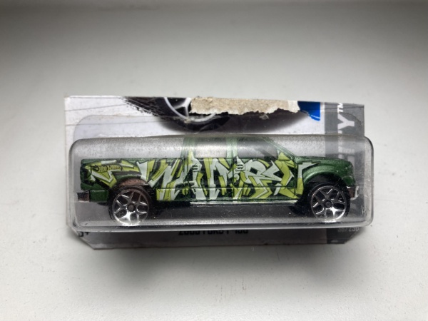 Long Gone Vermelho Hot Tamales Hot Wheels Premium Minia