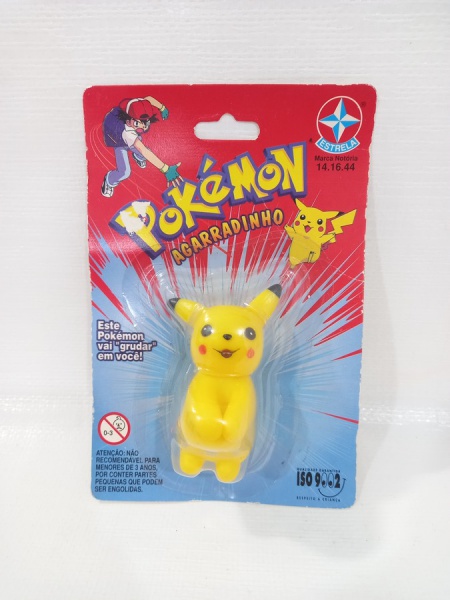 POKEMON PIKACHU AGARRADINHO EM VINIL, BRINQUEDO LACRADO