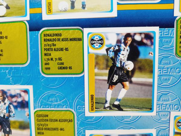 collectible card of the great soccer player RONALDINHO GAÚCHO rookie