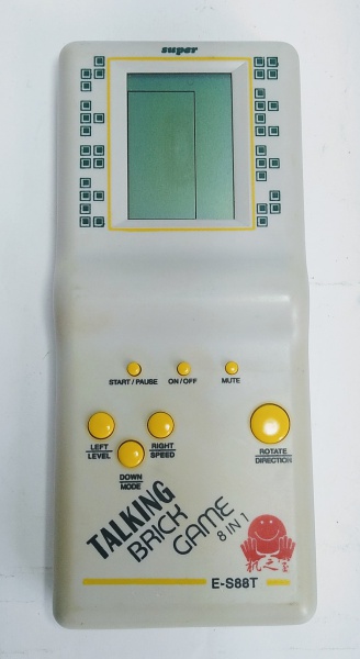 Antigo e Raro Mini Game SUPER 88 - Talking 8 in 1. Mod.: E-S88T - BRINCK  GAME 