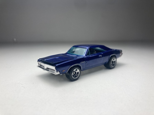 1969 Dodge Charger Azul Hot Wheels Escala 1/64 em metal