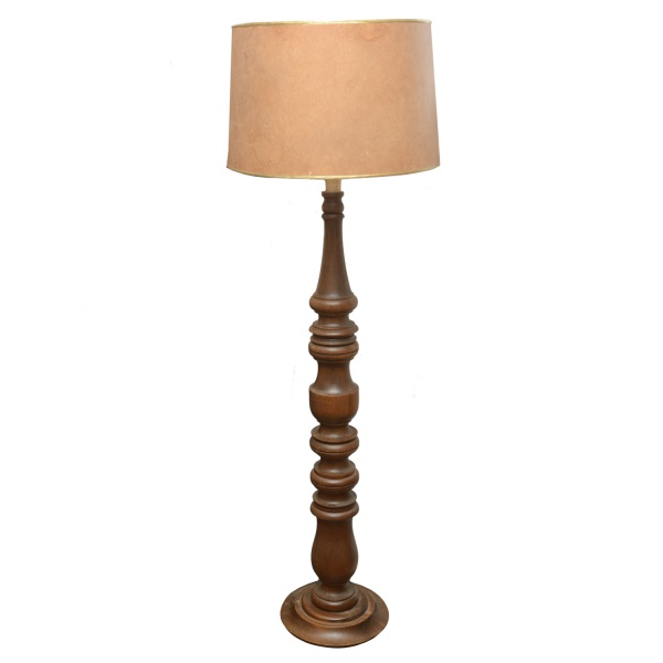 Antiga luminária em estilo inglês, base em metal dourad