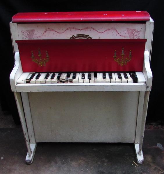 Piano de armário infantil, madeira c/ pintura nas cores