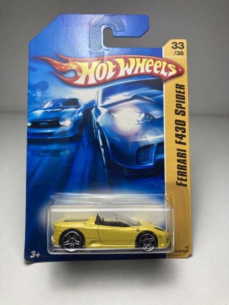 Ferrari F430 Spider Amarela Hot Wheels Miniatura na esc
