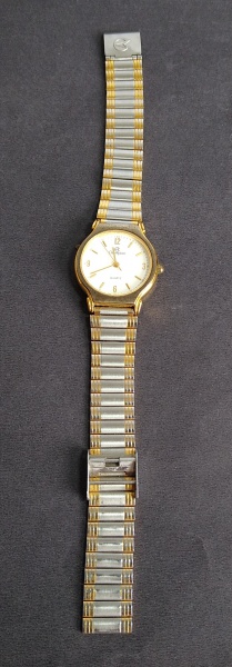 Relógio feminino quartz pulseira dourada ferro