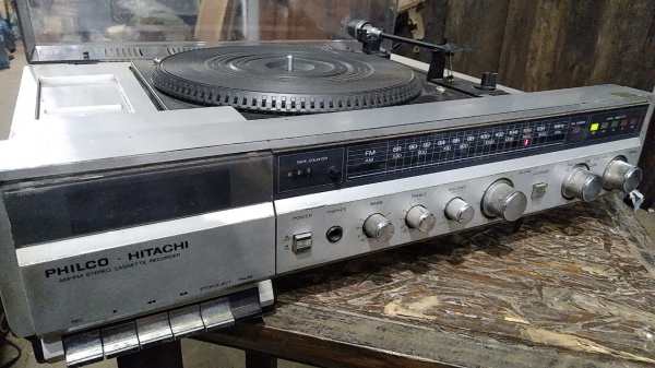 APARELHO TOCA-DISCOS 3X1 PHILCO HITACHI AM-FM STEREO CA