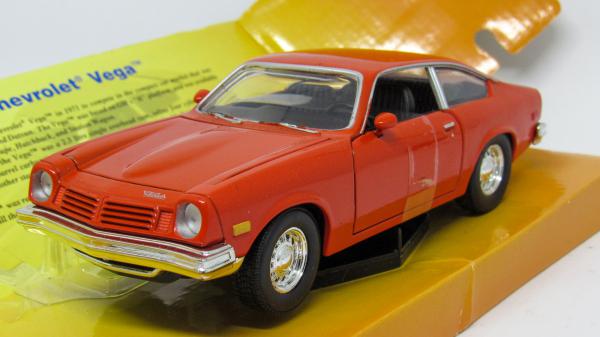 Miniatura Chevrolet Vega 1974 Escala 1/24 - Marca Motor