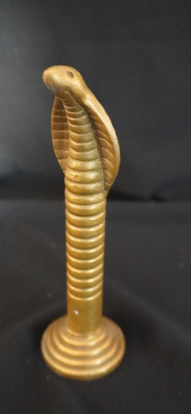 Serpente Naja em Resina Cor Bronze Envelhecido