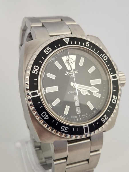 Zodiac V-Wolf 44mm case Z02300 - Swiss Made Divers Watc