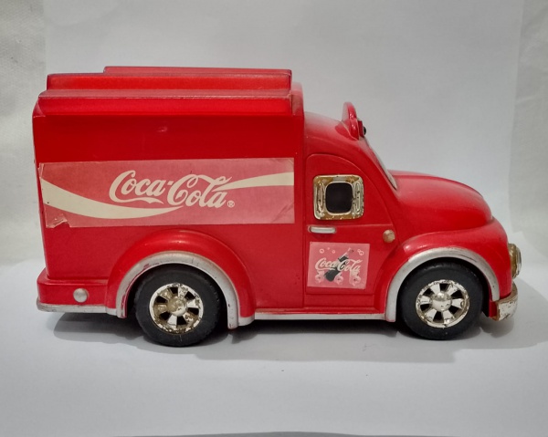 Colecionismo- Brinquedo raro caminhão da Coca-Cola em p