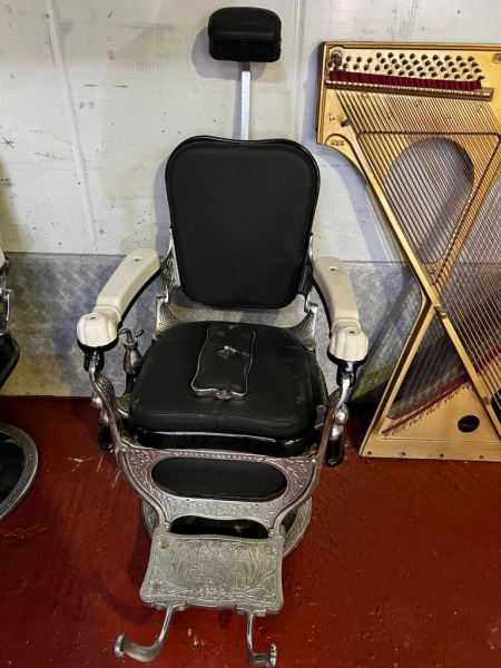 Cadeira Barbeiro Antiga comprar usado no Brasil