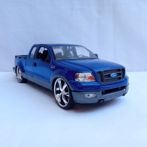 Miniatura em Escala 1:39 FERRARI F40 SHELL, Maisto, metal c