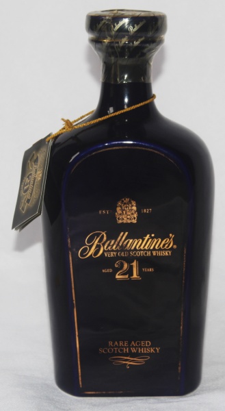 Whisky Ballantines 21 anos em garrafa de porcelana lacr