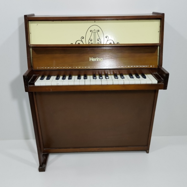 Antigo Piano Infantil Hering