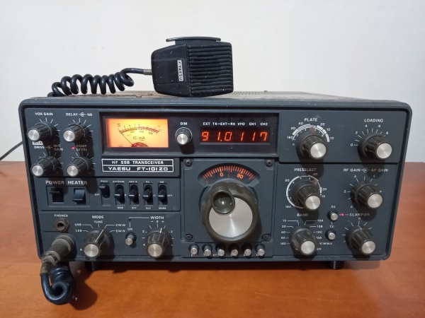 RADIOAMADOR, RÁDIO YAESU HF SSB TRANSCEIVER FT 101ZD.