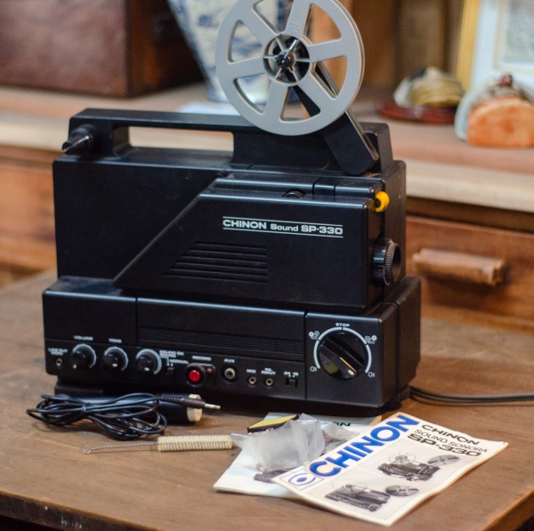 Projetor Chinon Sound Sp-330 - Ligando e motor girando