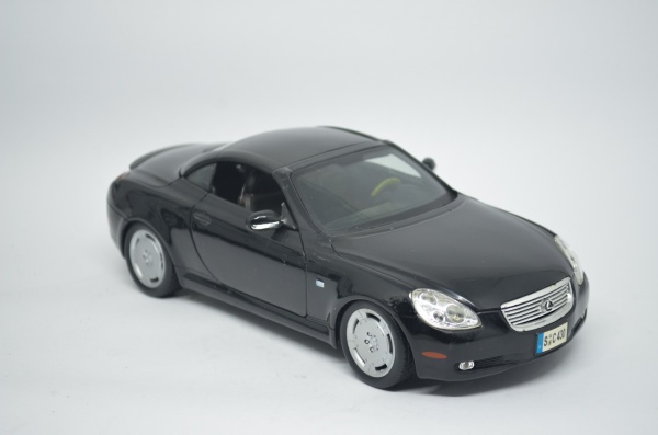 Maisto Lexus SC 430 1/18 マイスト レクサス SC430 Miniatura Lexus SC430 1/18 marca Maisto - Leves desgast