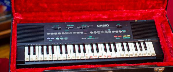Teclado Casio Casionette MT-240 - Esteticamente muito b